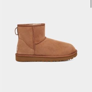 NWT - UGG Classic Mini II Chestnut